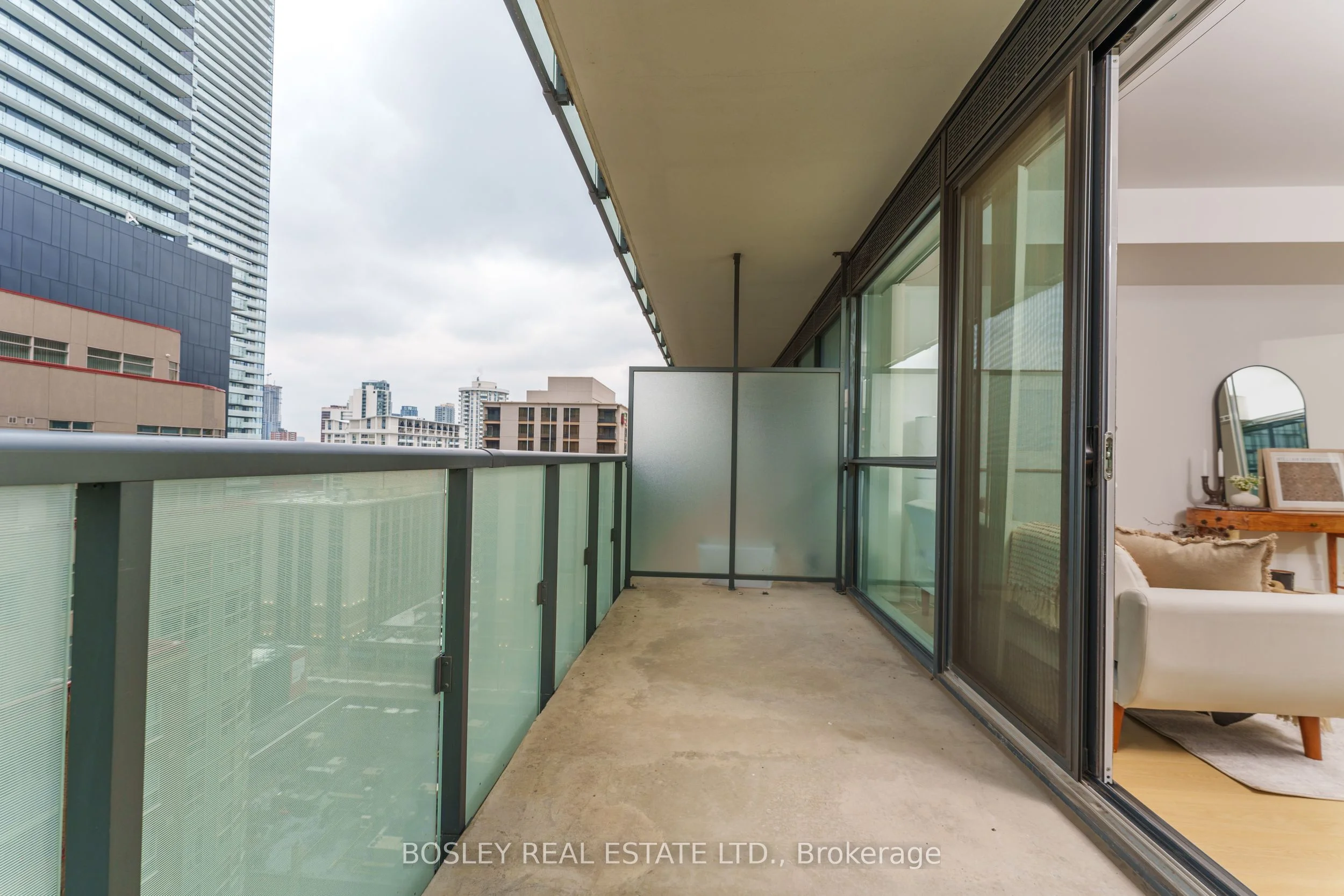 15 Grenville Street 1206, Toronto C01, ON M4Y 0B9