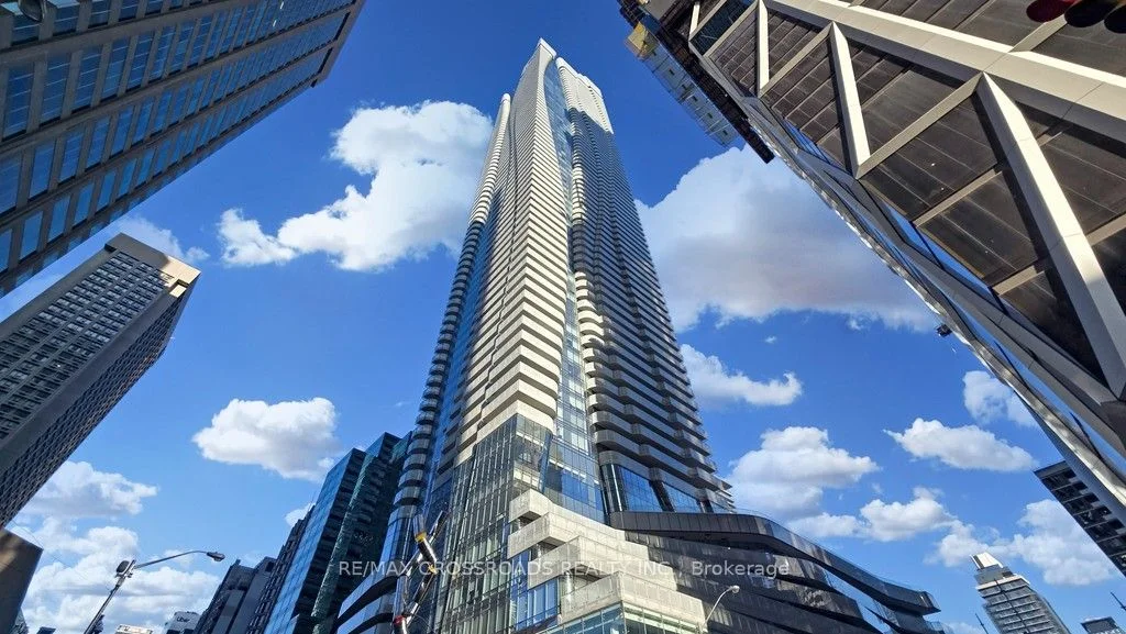 1 Bloor Street E 3208, Toronto C08, On M4w 1a9