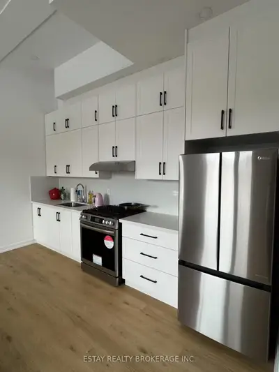 364 Huron Street 205, Toronto C01, On M5s 2g4