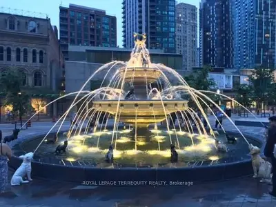 30 Church Street 803, Toronto C08, On M5e 1s7