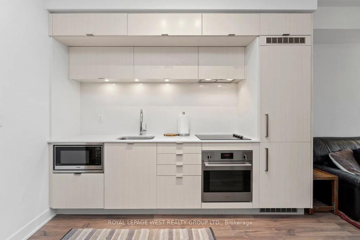 Condo Apartment in Toronto