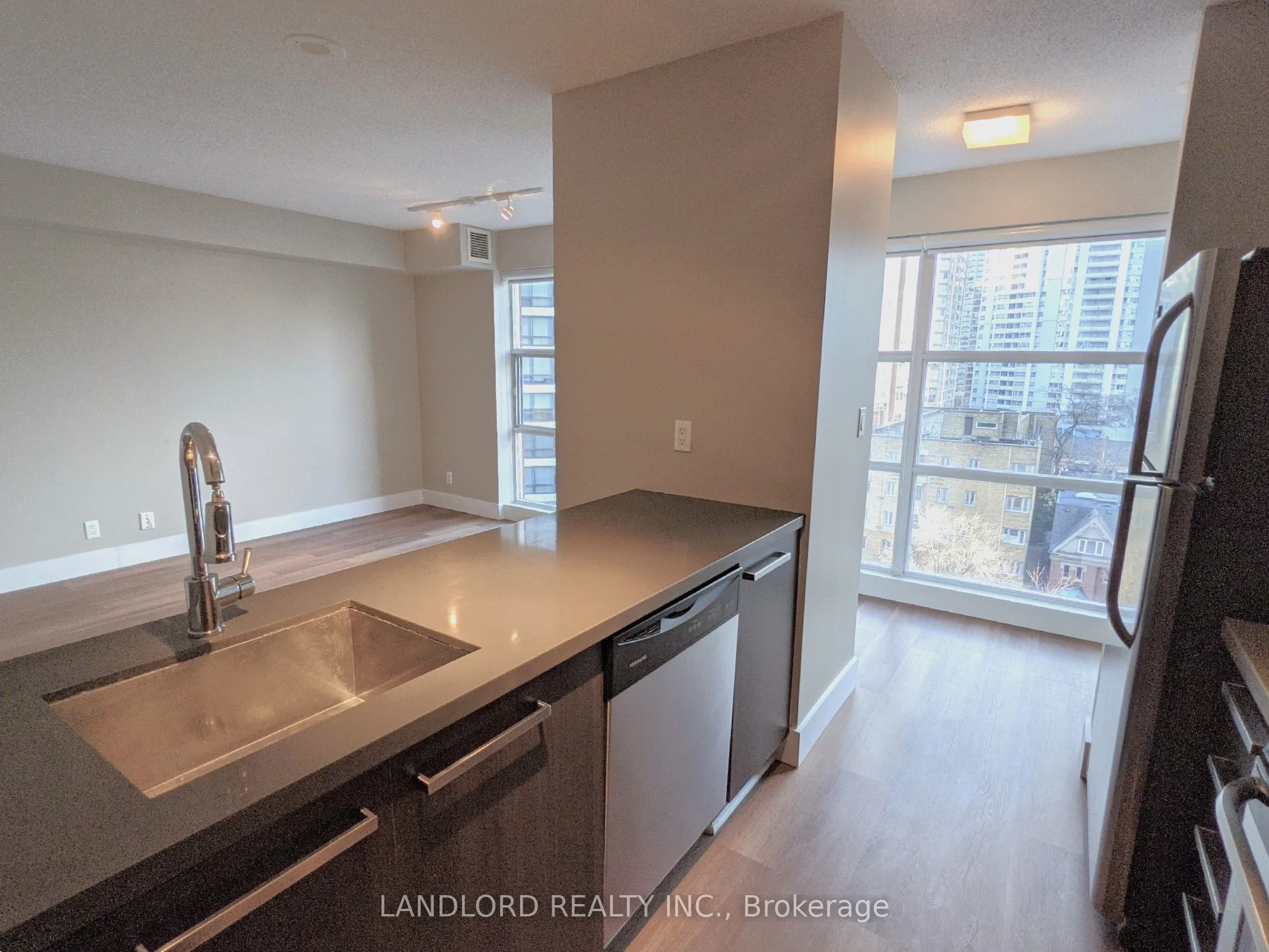 11 St Joseph Street 1106, Toronto C01, ON M4Y 1J8