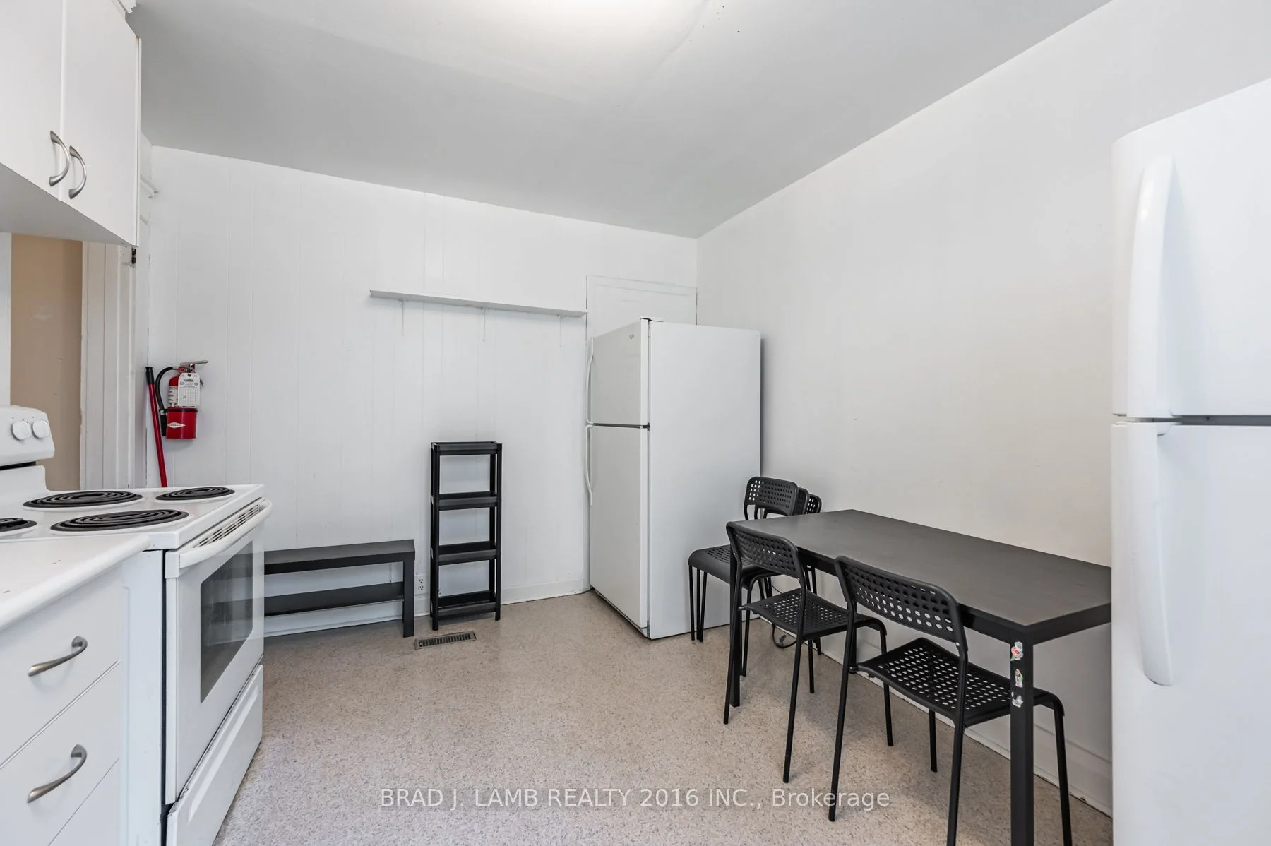 984 Dundas Street W 2, Toronto C01, ON M6J 1W6