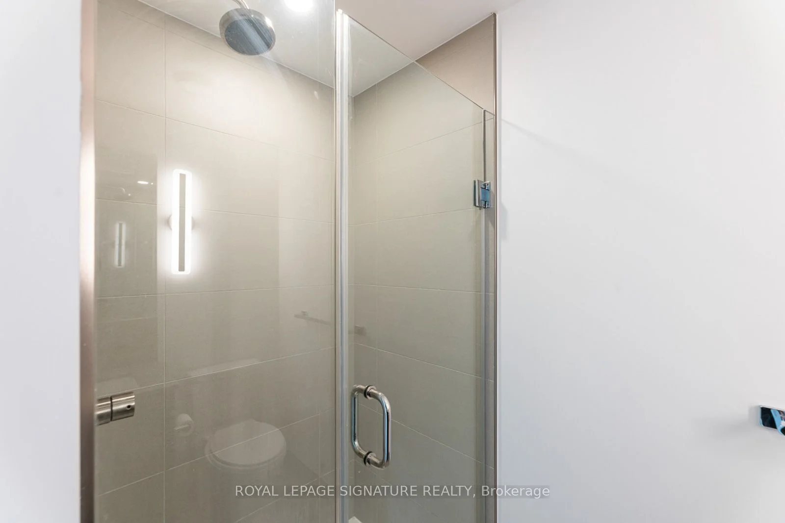 19 Western Battery Road 2815, Toronto C01, ON M6K 0E3