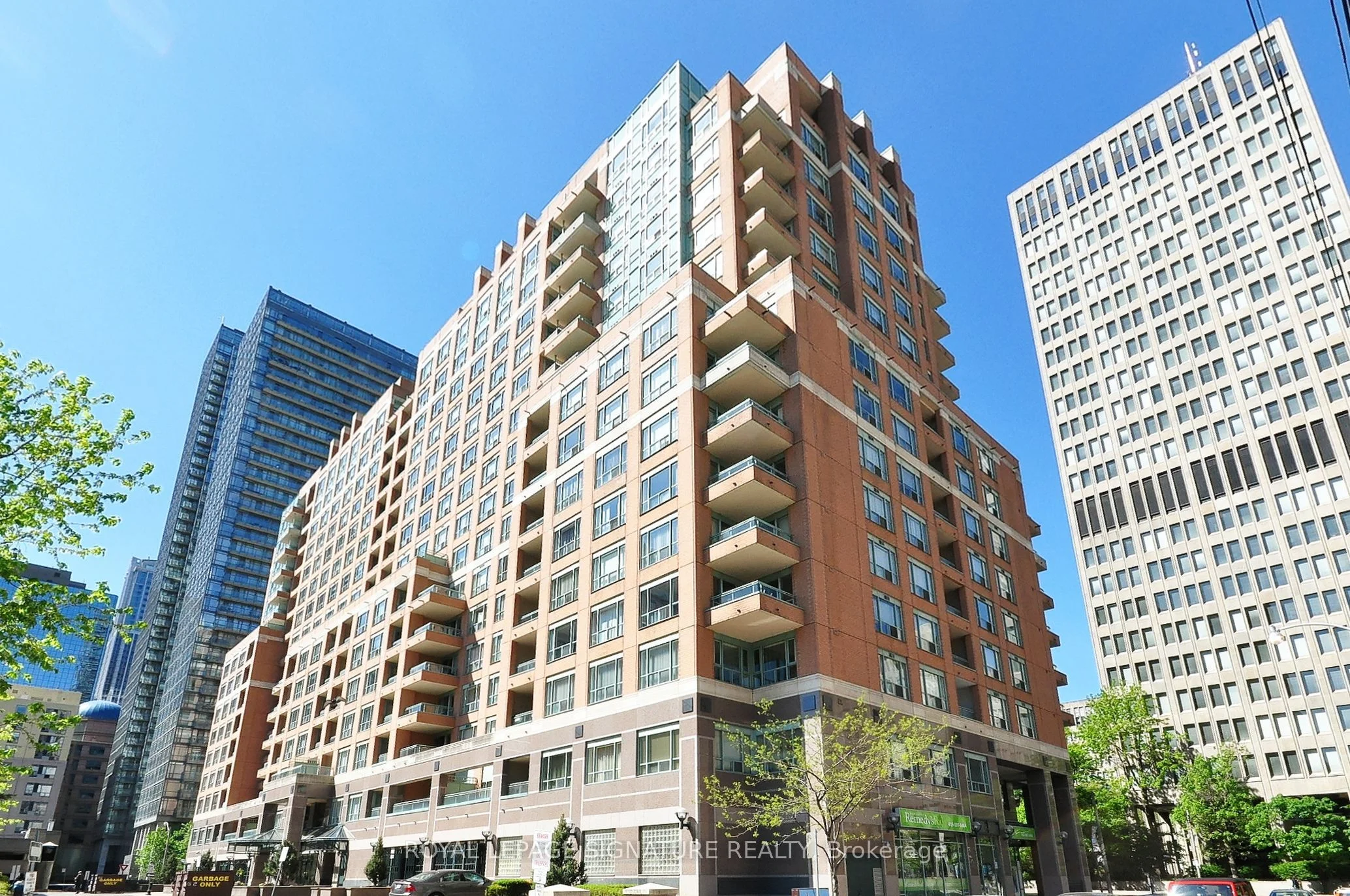 Condo Apartment in Toronto