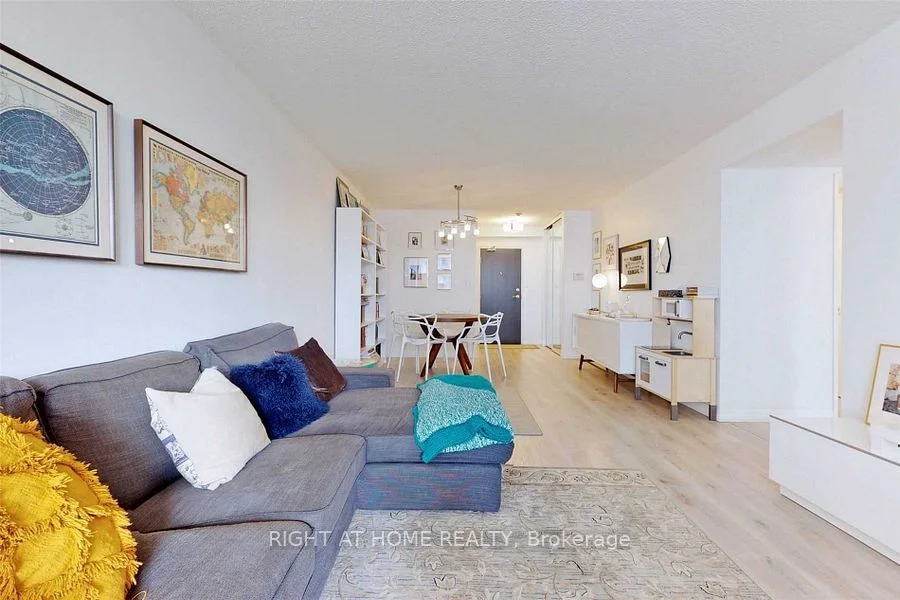 Condo Apartment in Toronto