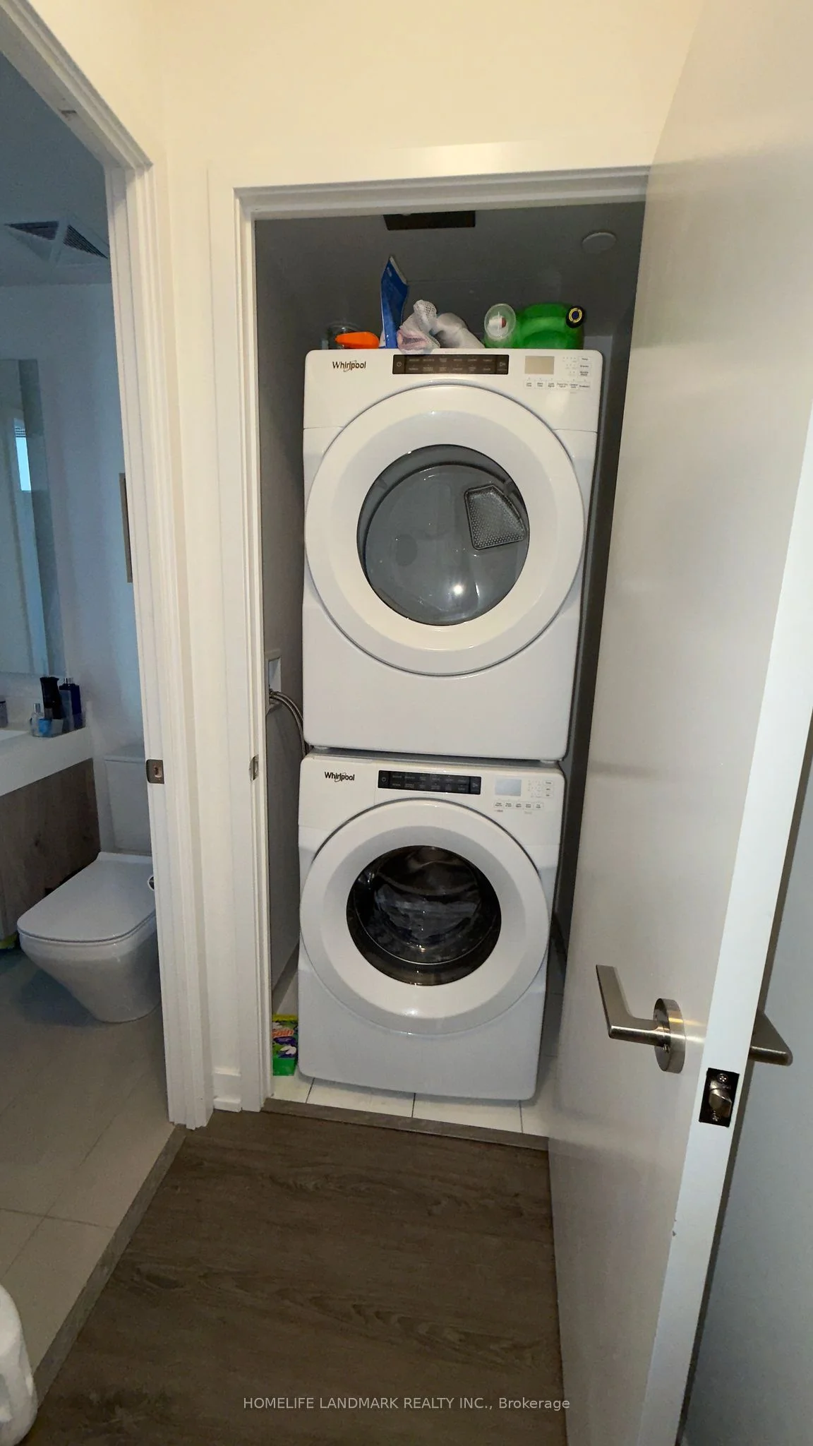 1 Yorkville Avenue 1807, Toronto C02, ON M4W 0B1