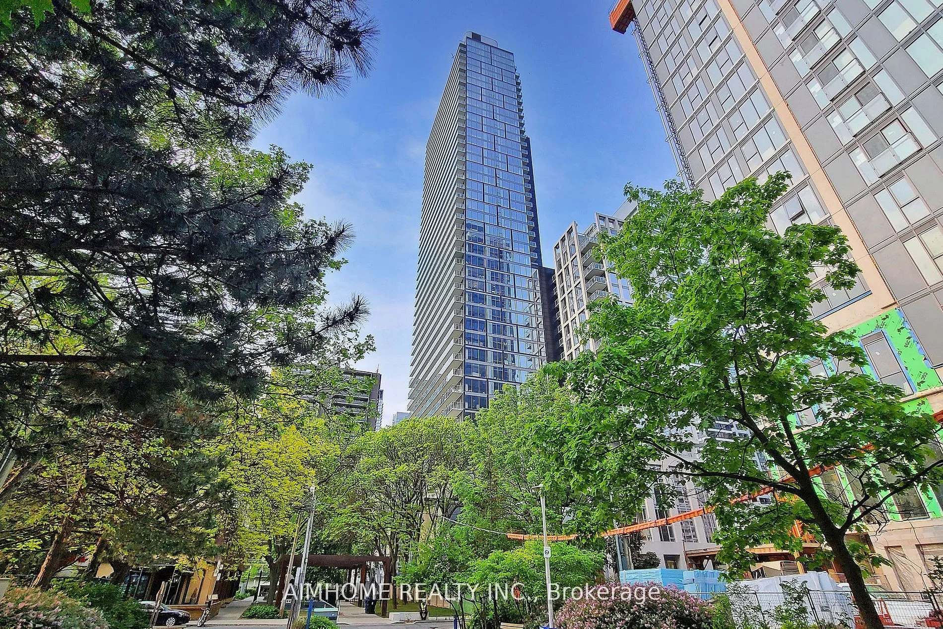 Condo Apartment in Toronto