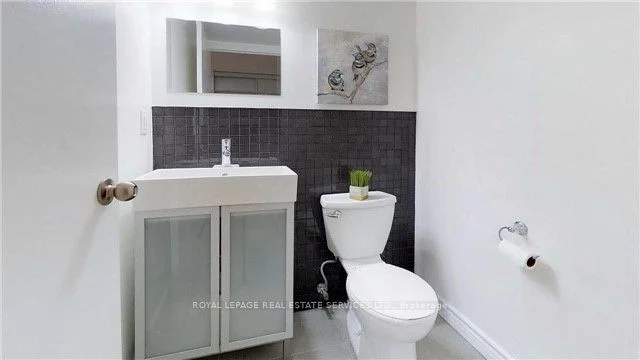 10 Kenneth Avenue 609, Toronto C14, ON M2N 6K6
