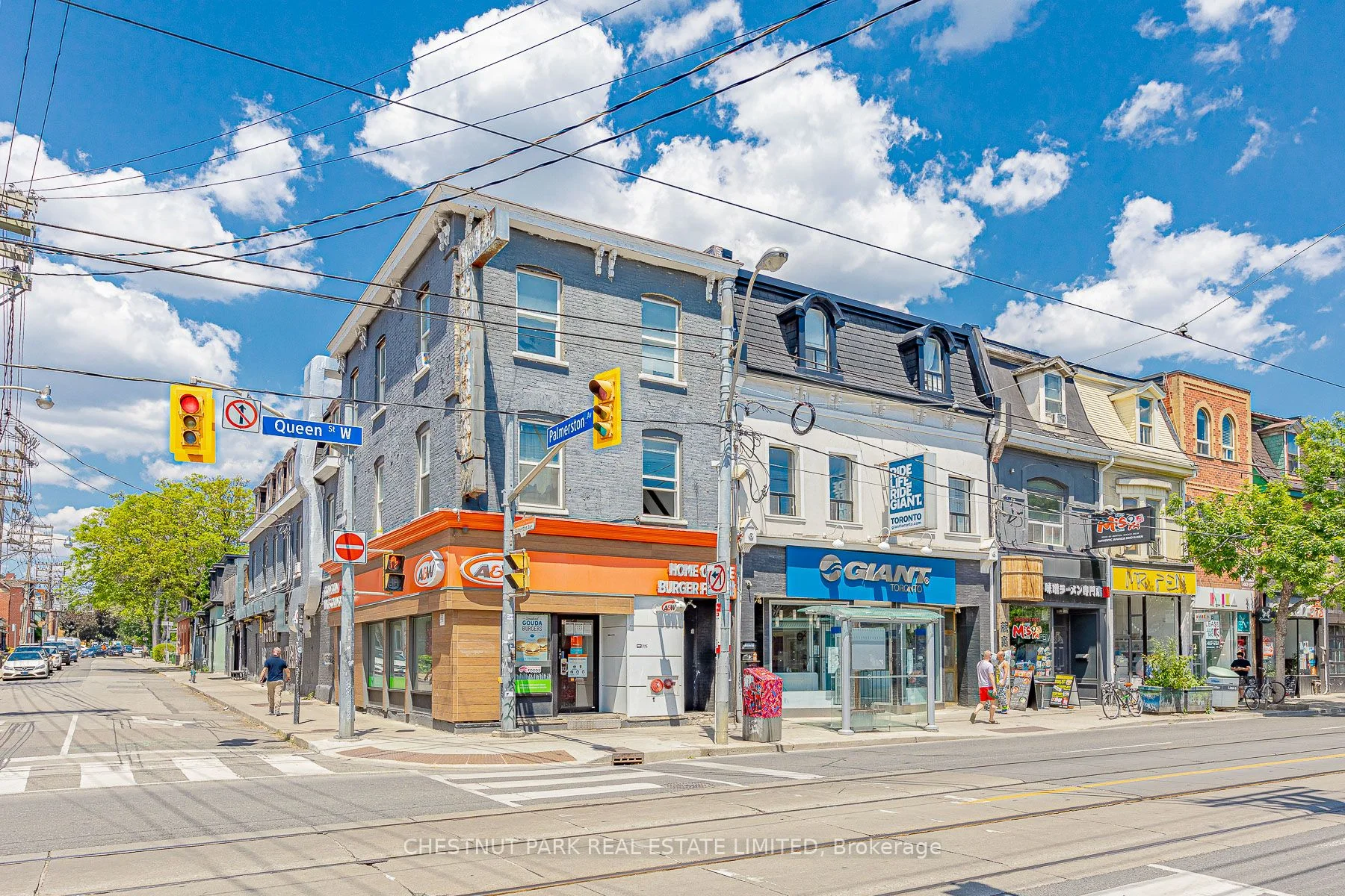 Store W Apt/Office in Toronto