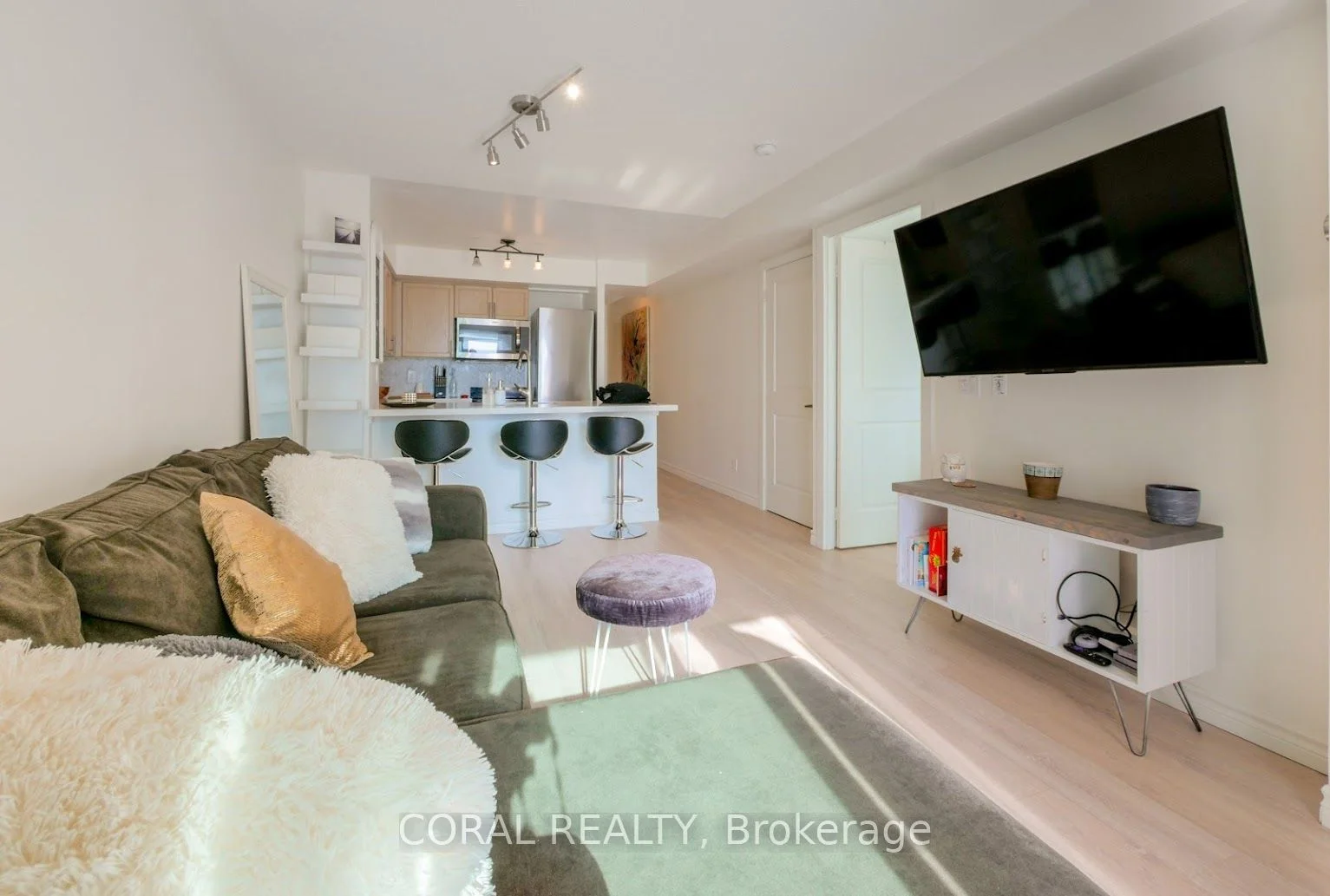 50 Lynn Williams Street 807, Toronto C01, On M6k 3r9