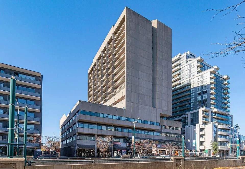720 Spadina Avenue 1004, Toronto C01, ON M5S 2T9