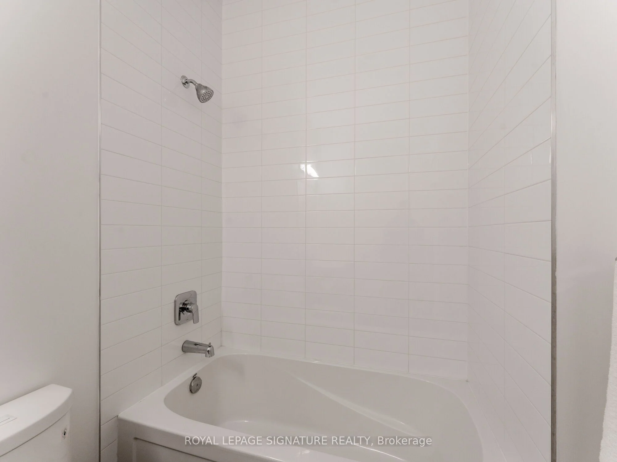 50 Ordnance Street 107, Toronto C01, On M6k 0c8