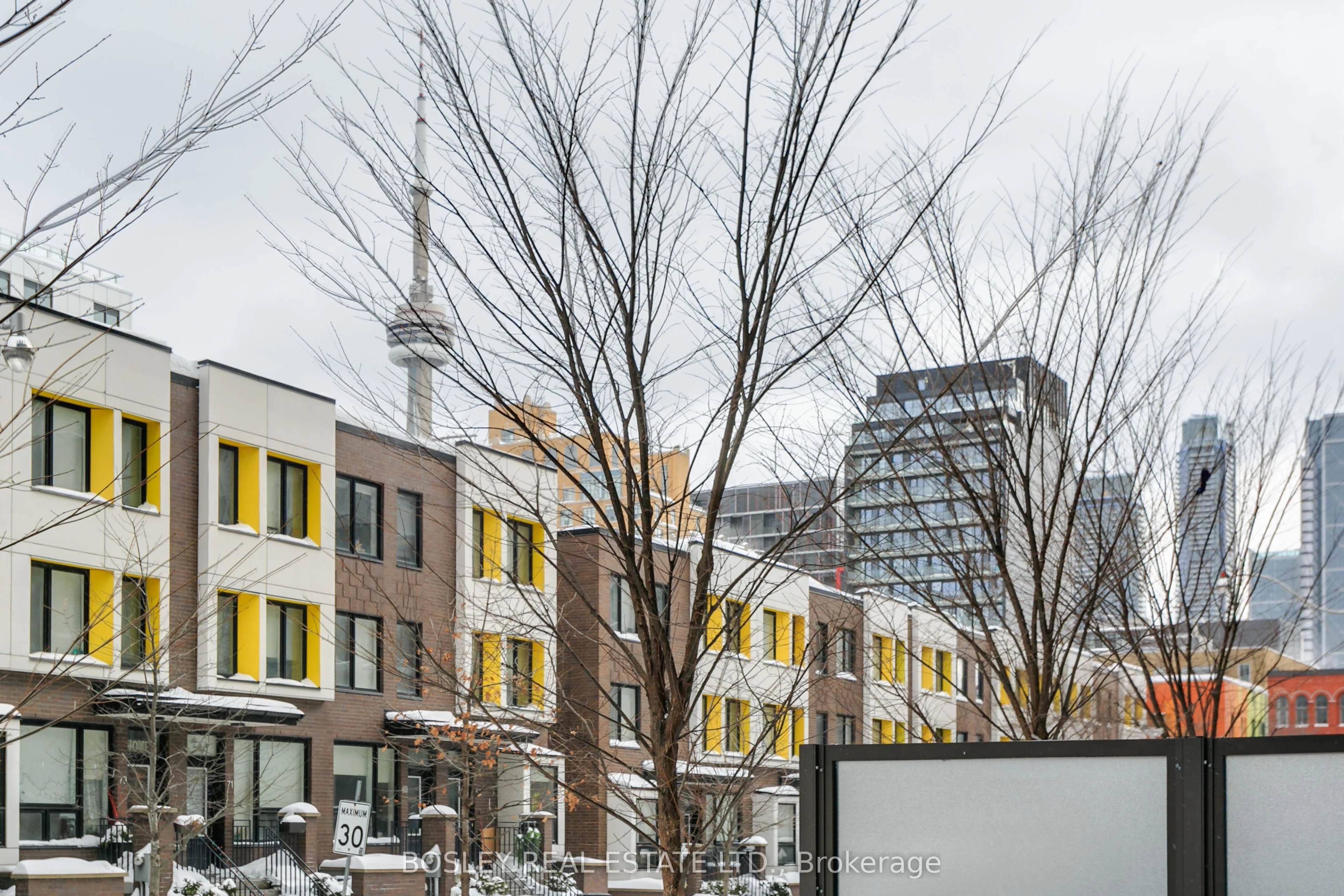 80 Vanauley Street 112, Toronto C01, ON M5T 0C9