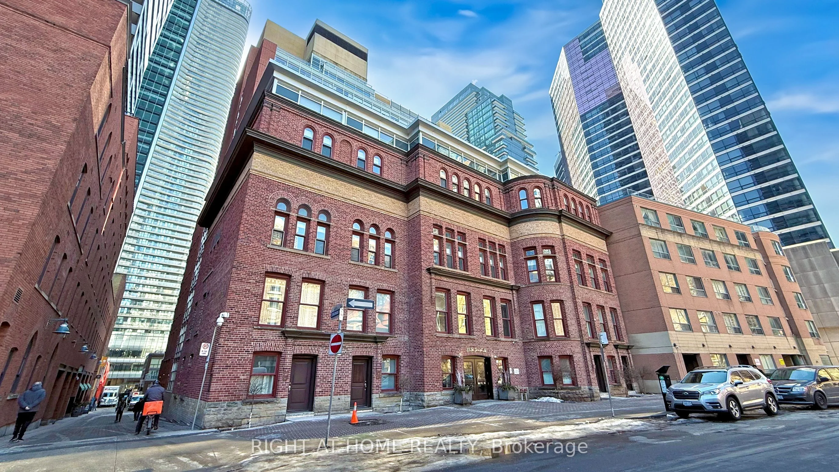 Condo Apartment in Toronto