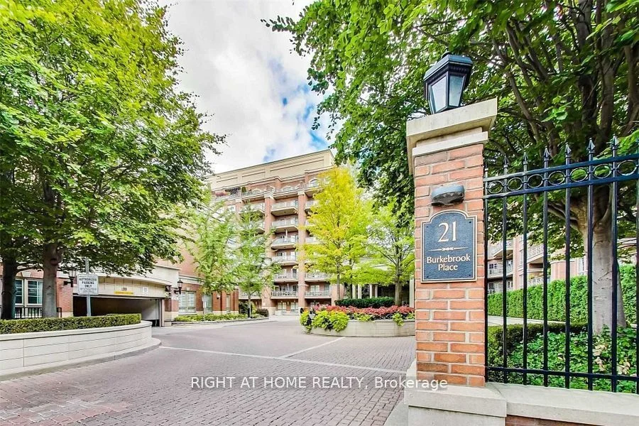 21 Burkebrook Place 612, Toronto C12, On M4g 0a2