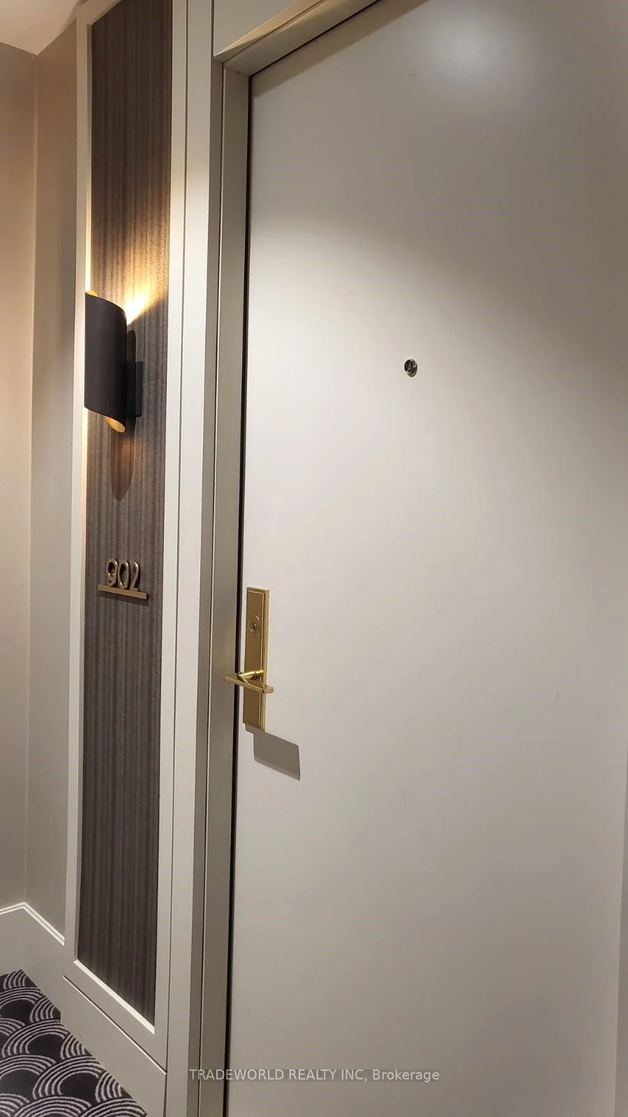 88 Cumberland Street 902, Toronto C02, On M5r 0c8