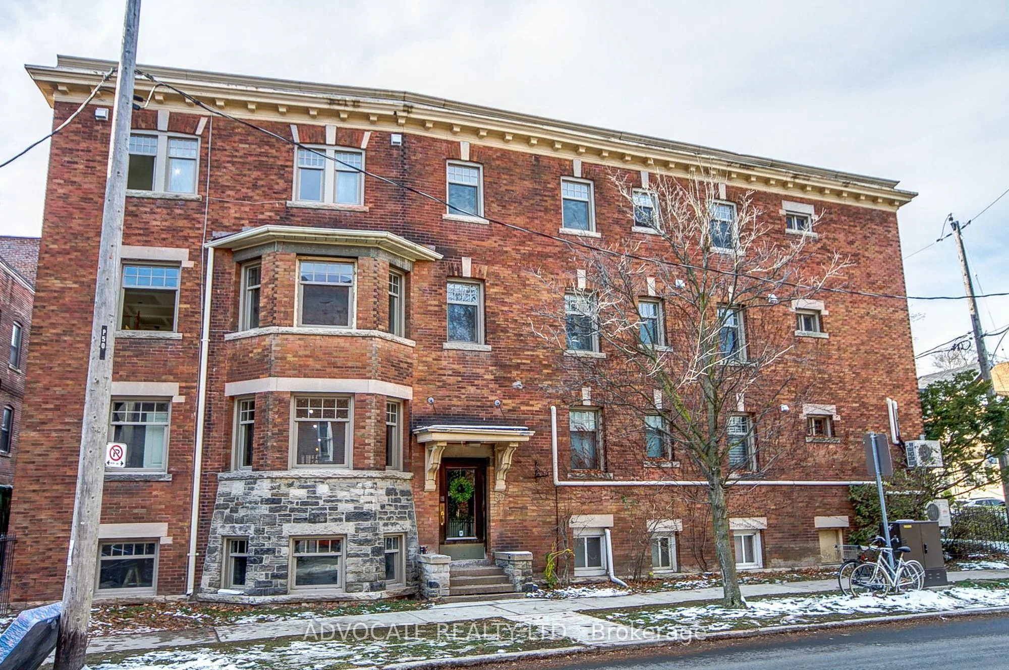 Att/Row/Townhouse in Toronto