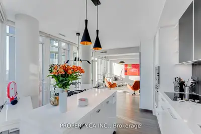 32 Davenport Road 1708, Toronto C02, On M5r 1h3