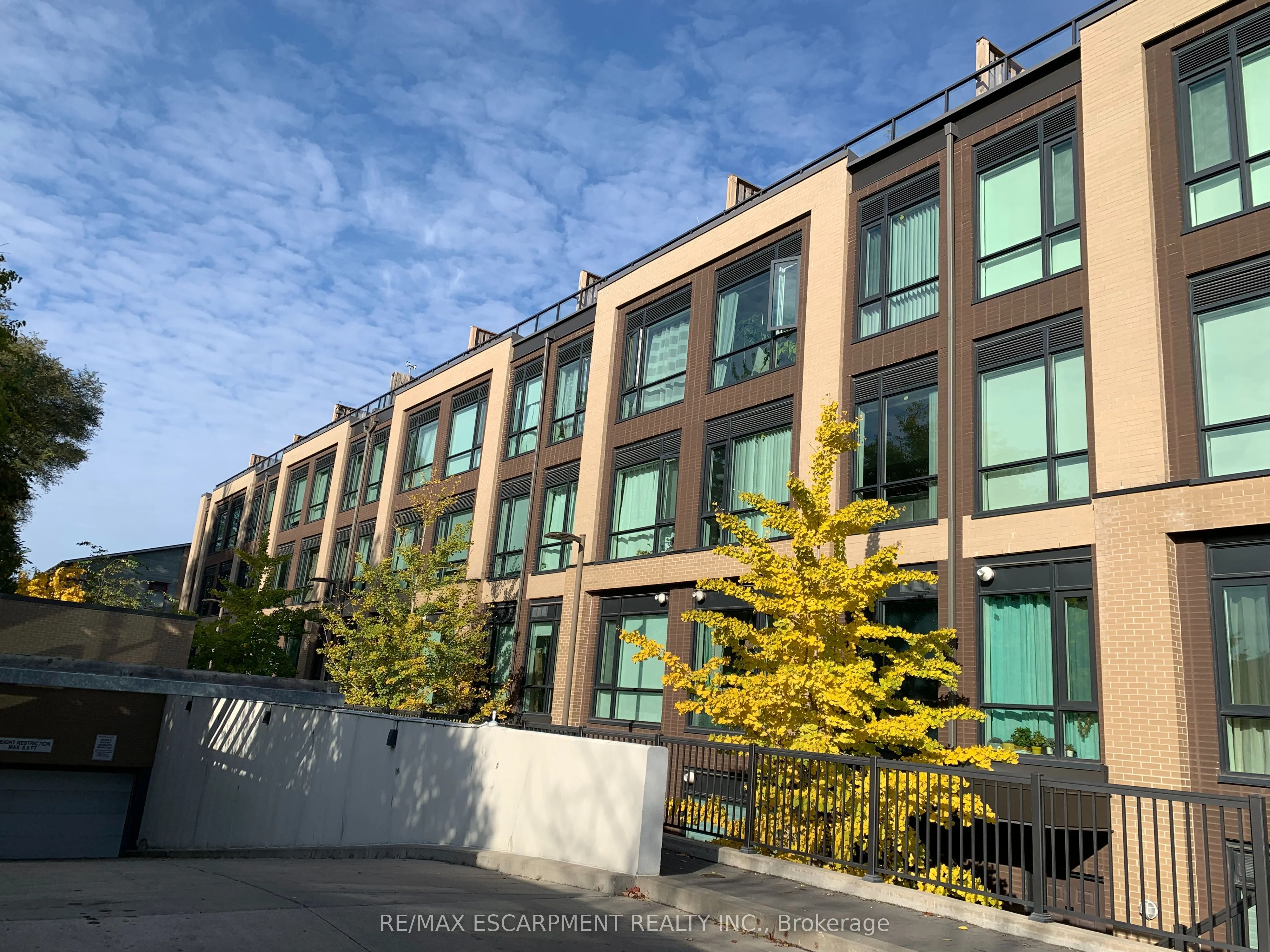 639 Lawrence Avenue W 323, Toronto C04, On M6a 1a9