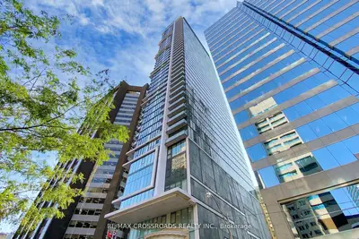 426 University Avenue 2502, Toronto C01, On M5g 1s9