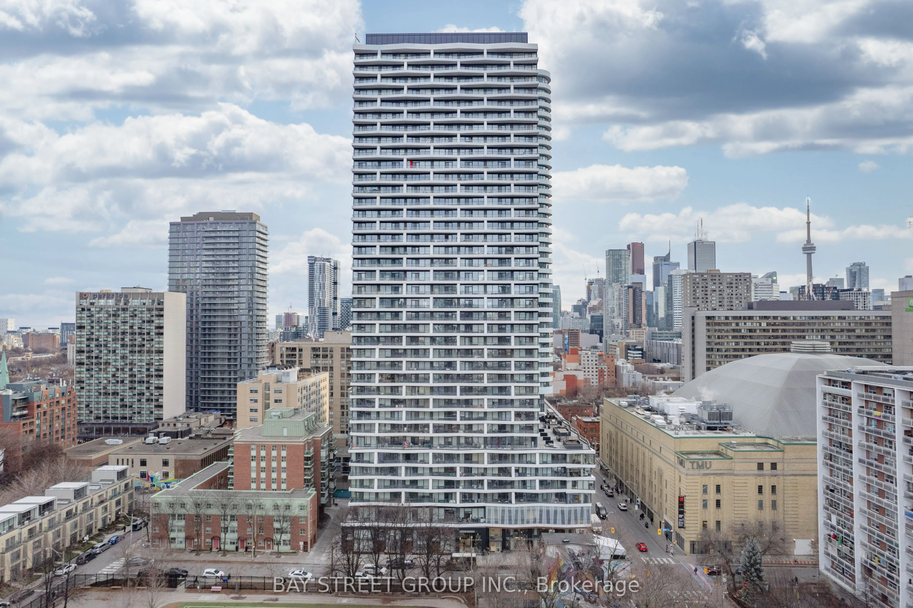 85 Wood Street 1807, Toronto C08, On M4y 0e8