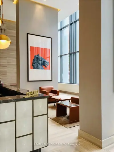 50 Charles Street E 2701, Toronto C08, On M4y 0c3