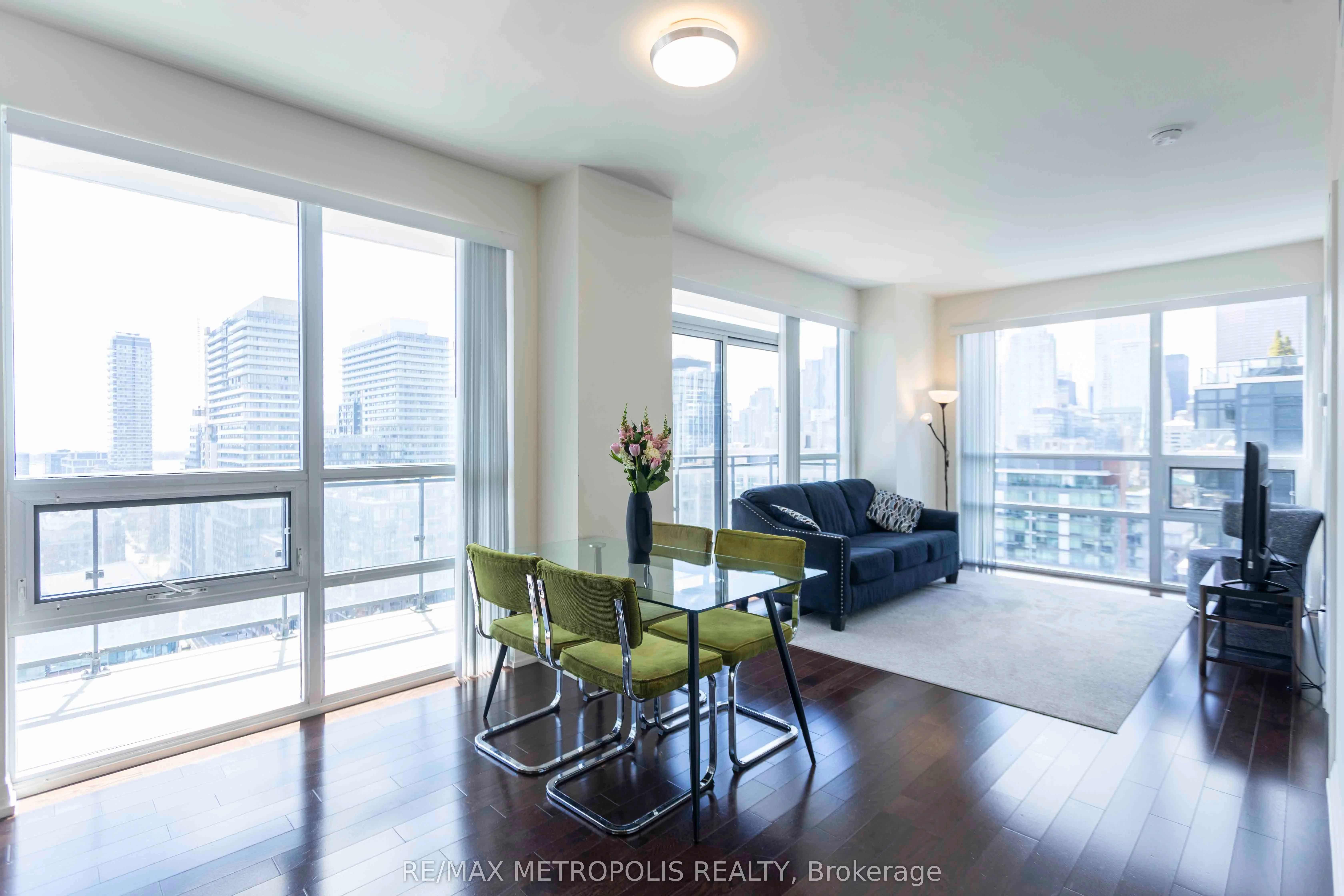 Condo Apartment in Toronto