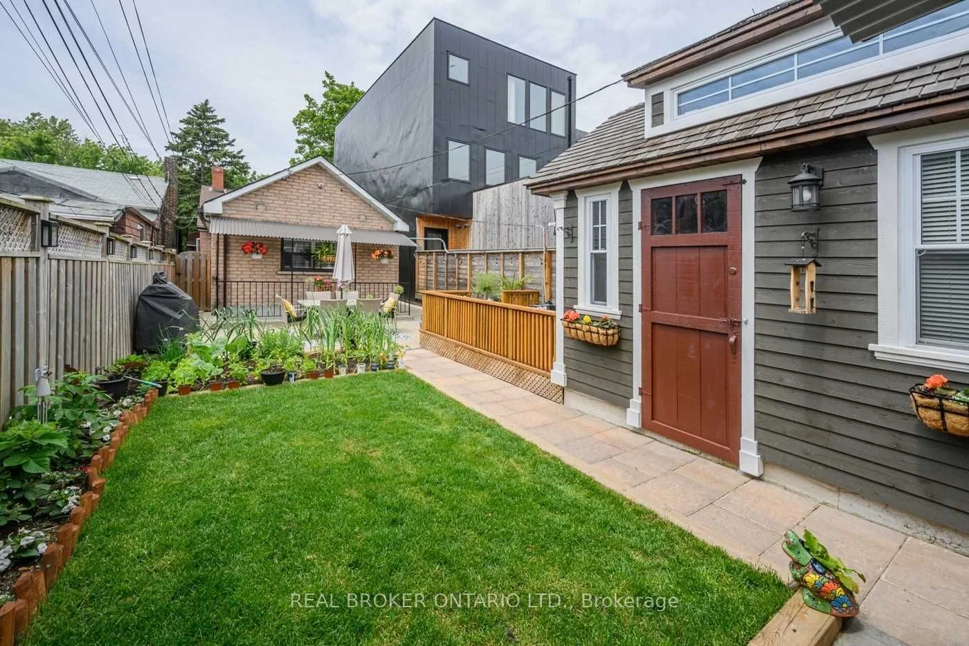 83 Bellwoods Avenue Main, Toronto C01, On M6j 3n4