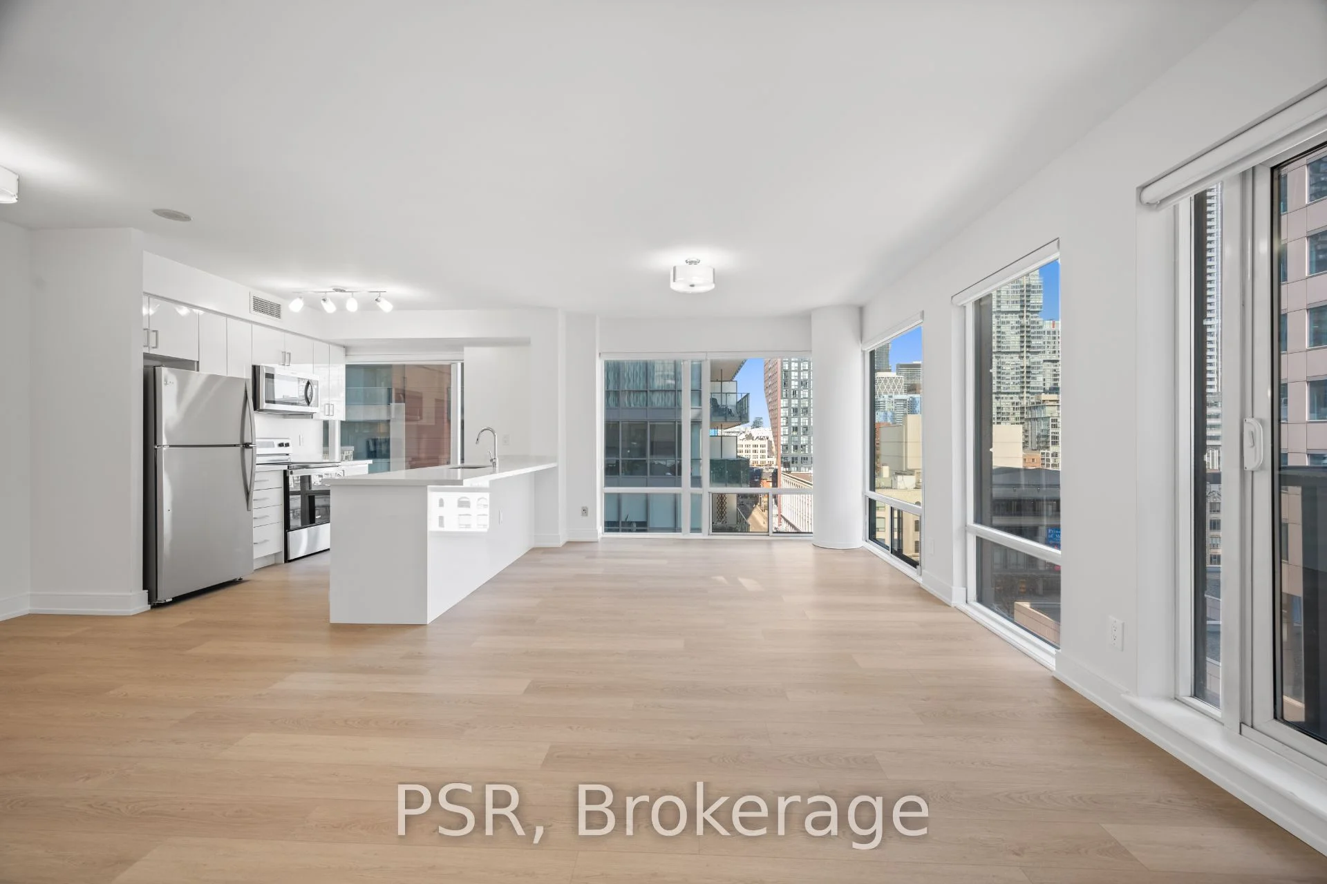 50 John Street 1016, Toronto C01, On M5v 3t5