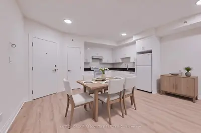 Att/Row/Townhouse in Toronto