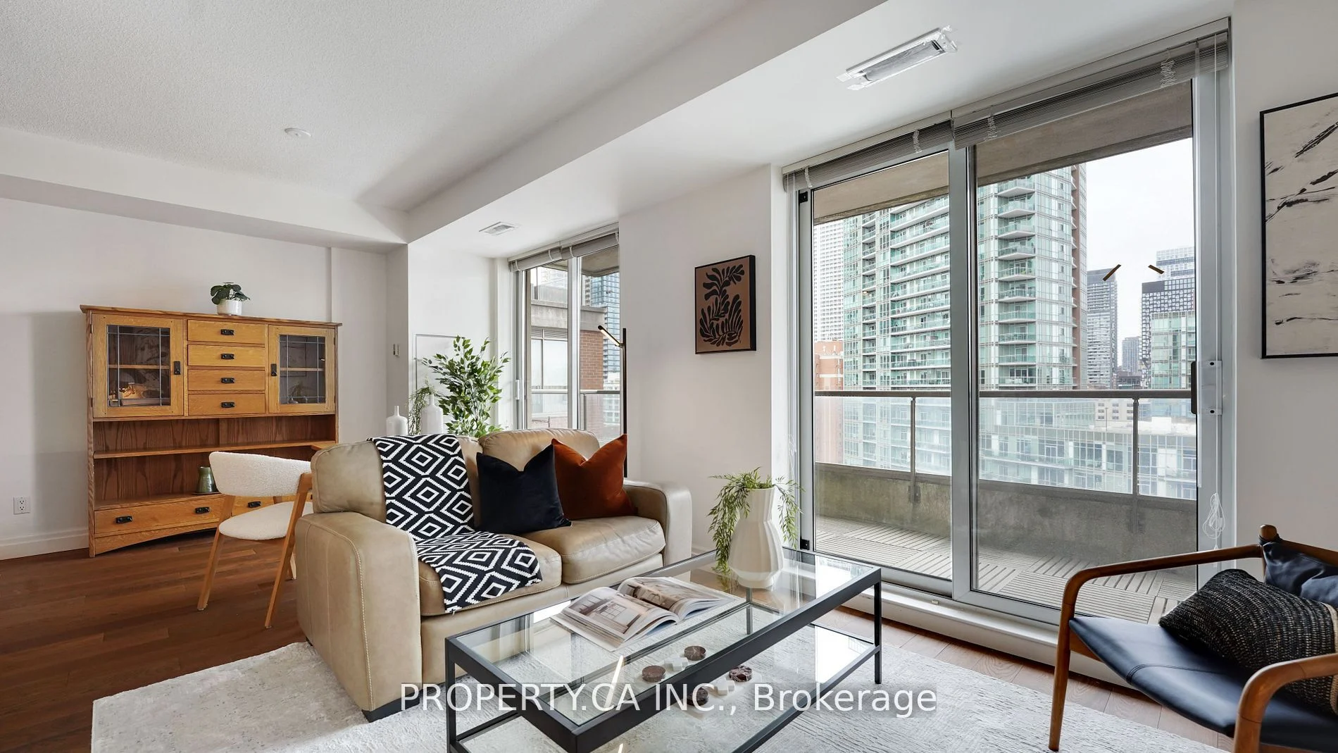 Condo Apartment in Toronto
