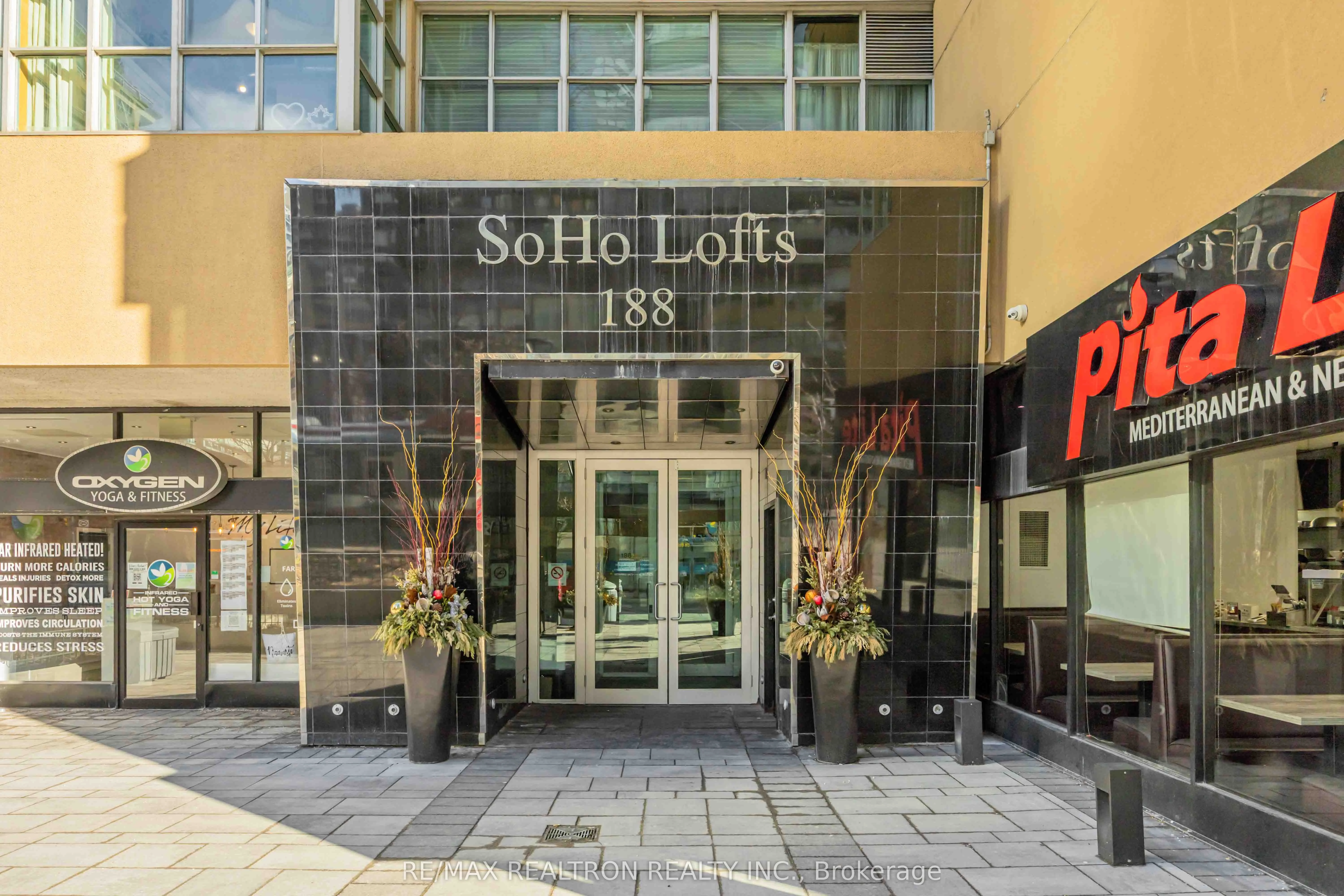 Condo Apartment in Toronto