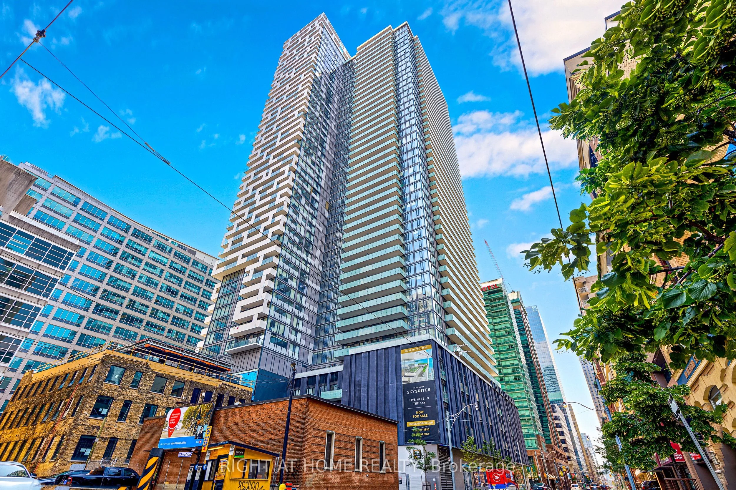 Condo Apartment in Toronto