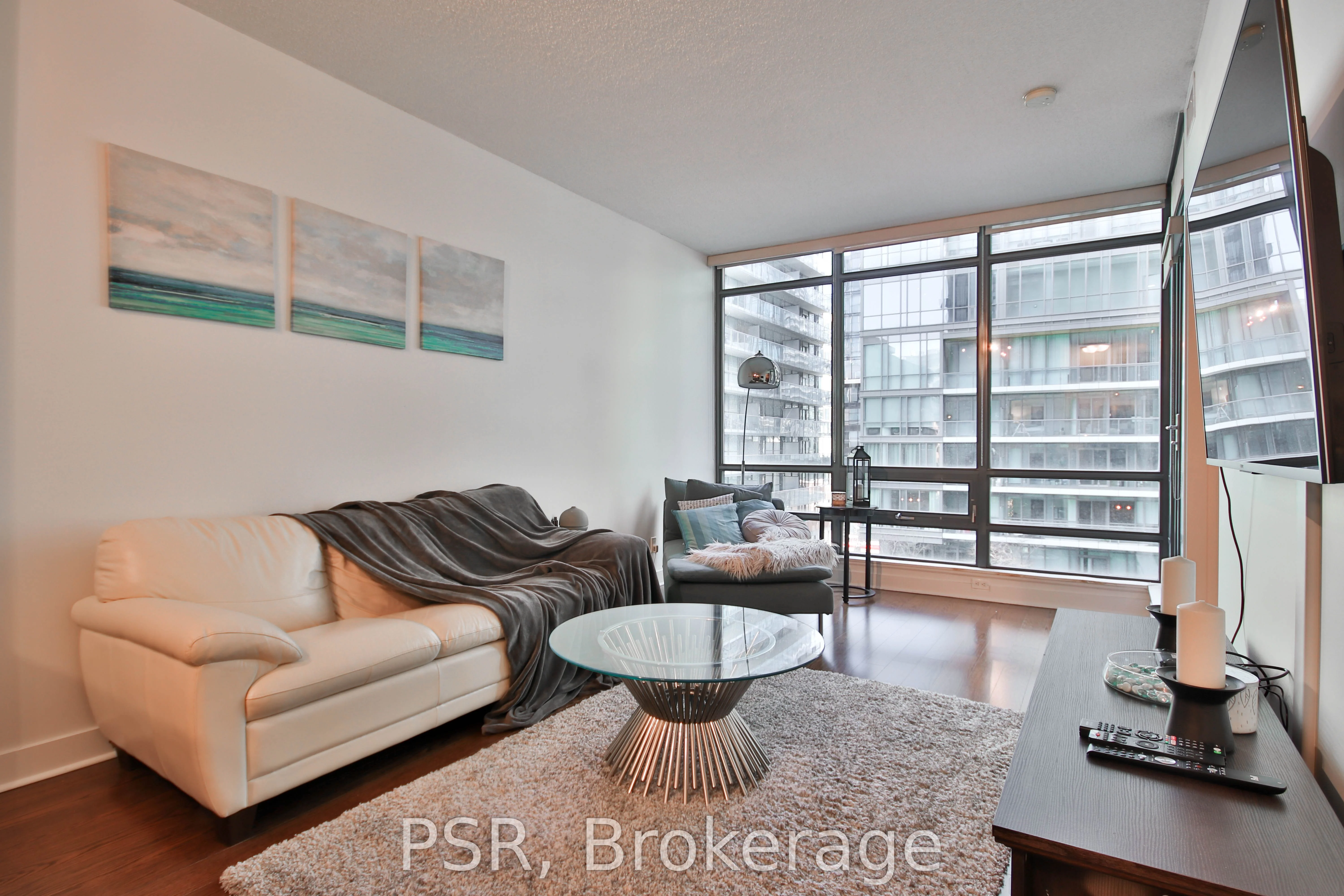 Condo Apartment in Toronto