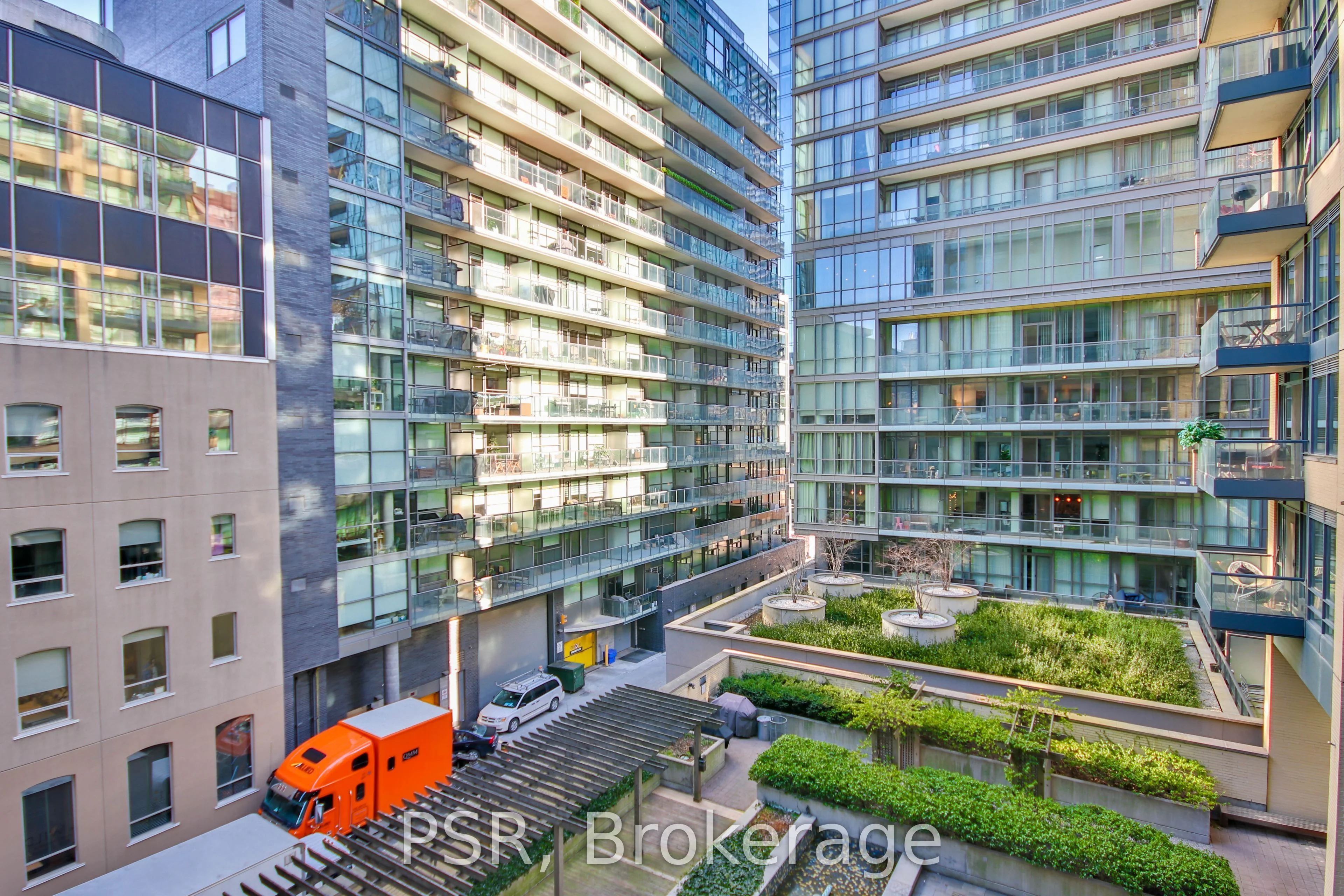 438 King Street W 502, Toronto C01, ON M5V 3T9