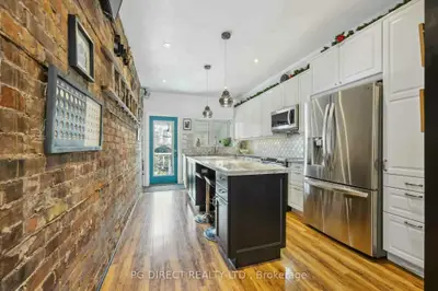 951 Dundas Street W, Toronto C01, On M6j 1w4