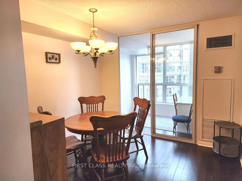24 Wellesley Street W 1306, Toronto C01, ON M4Y 2X6