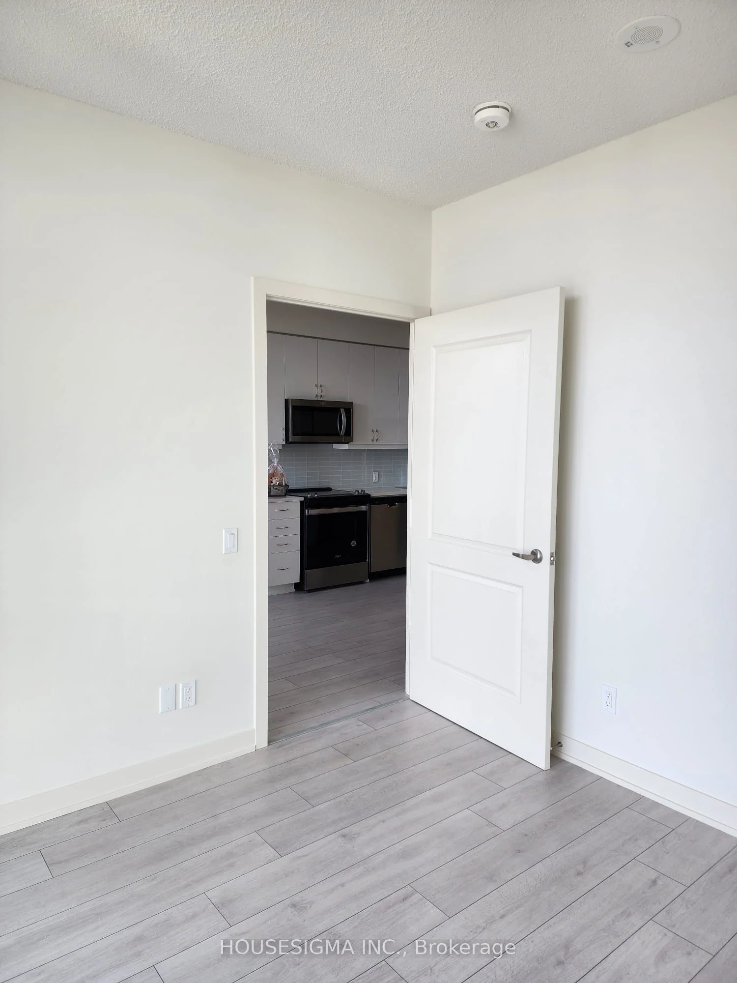 4955 YONGE Street 3201, Toronto C14, ON M2N 0L8