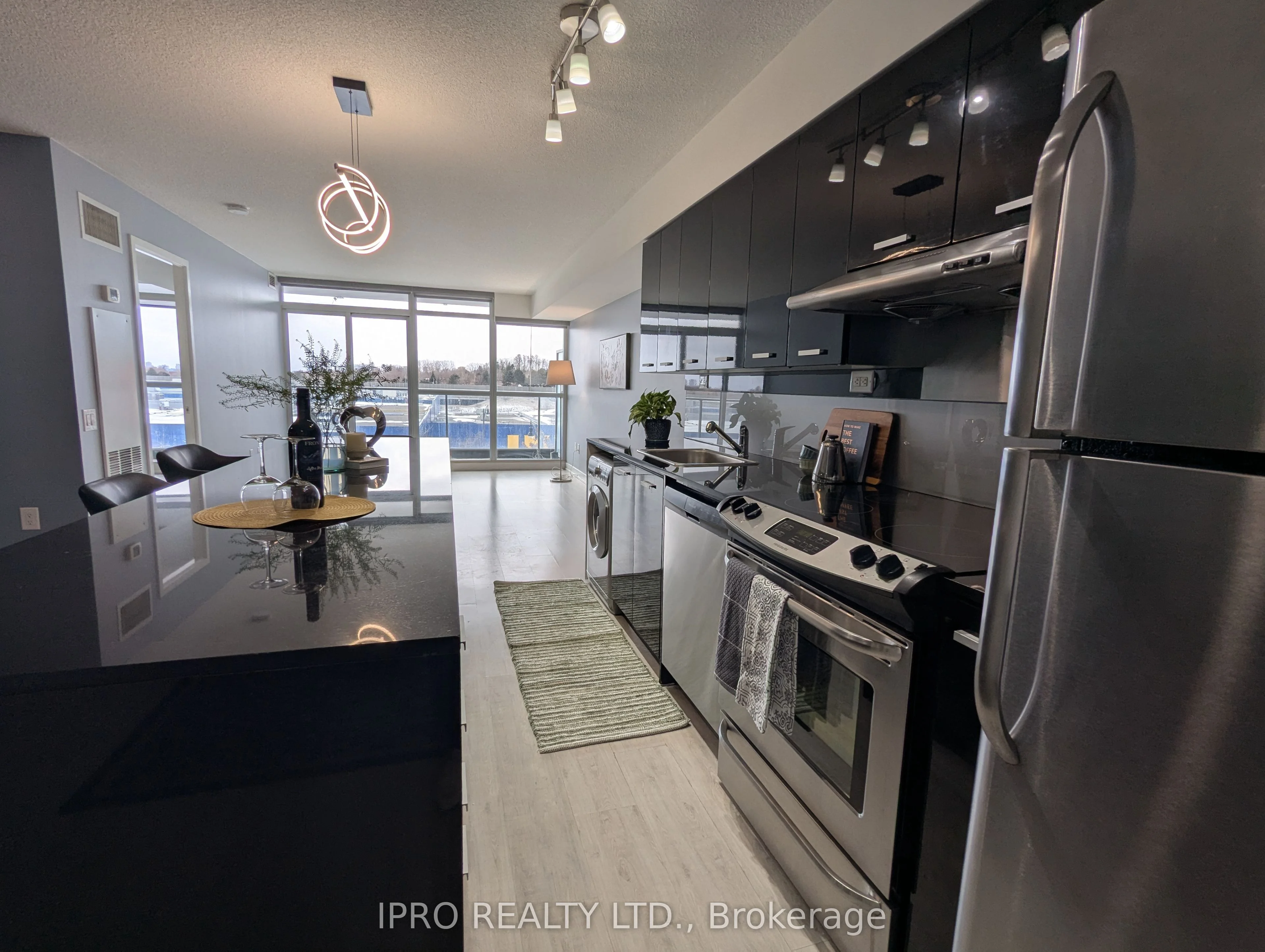 19 Singer Court 302, Toronto C15, On M2k 0b2