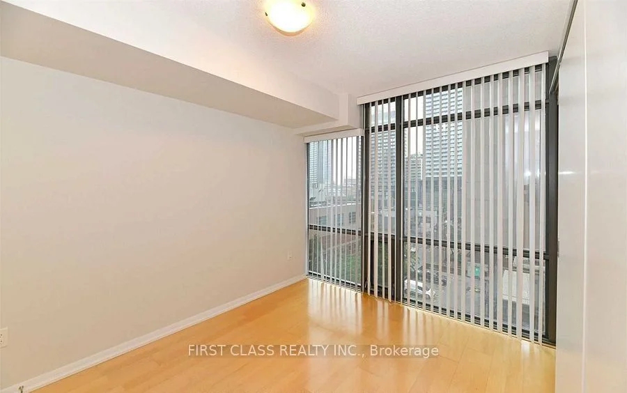 37 Grosvenor Street 708, Toronto C01, ON M4Y 3G5