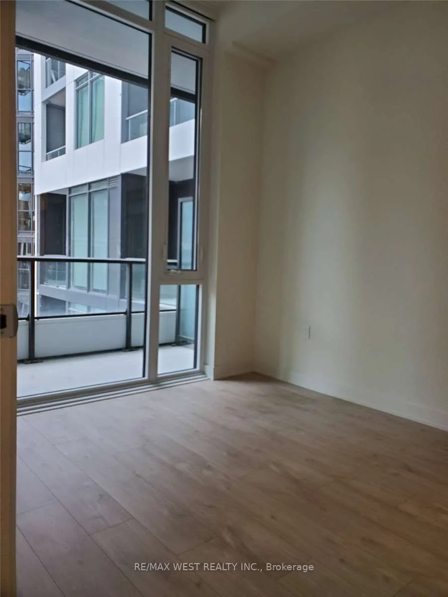 576 Front St W Street 827, Toronto C01, ON M5V 1C1