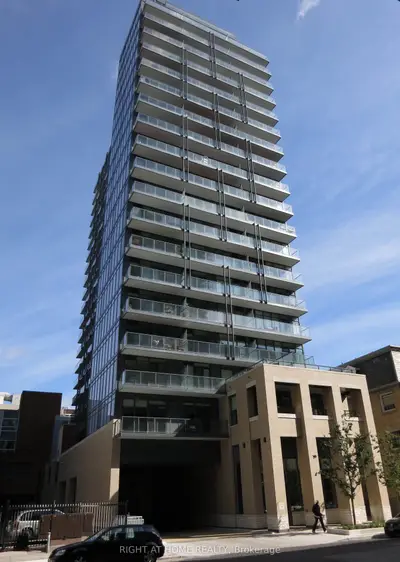 105 George Street 313, Toronto C08, On M5a 0l4