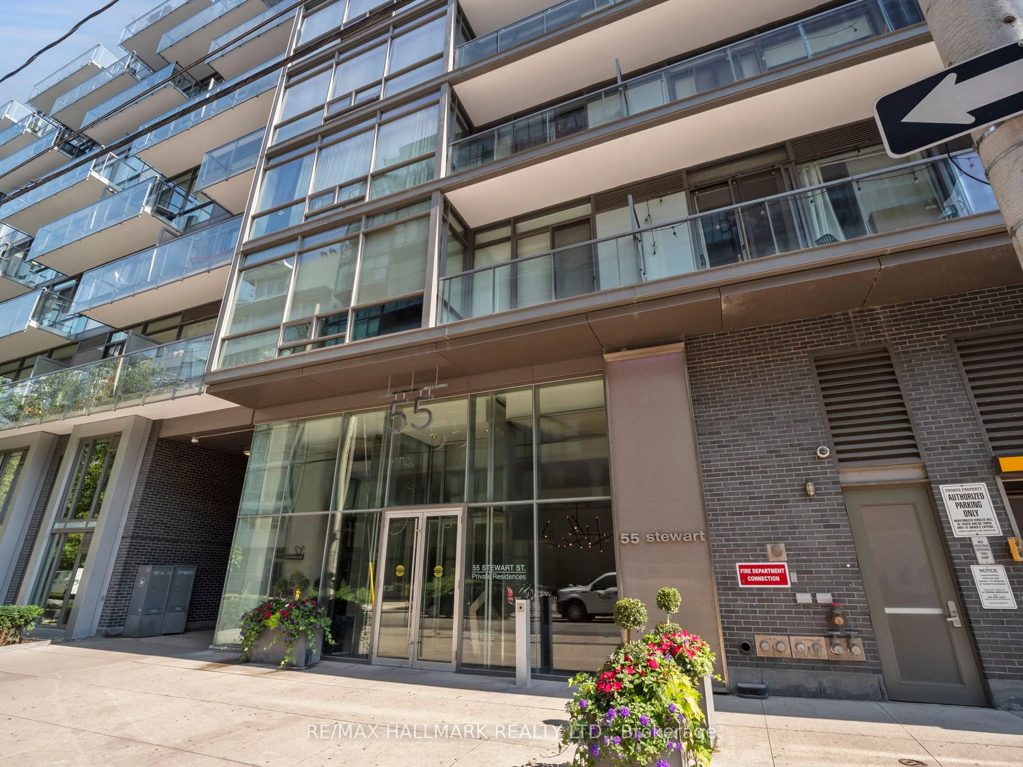 Condo Apartment in Toronto