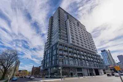 50 Power Street 1327, Toronto C08, On M5a 0v3