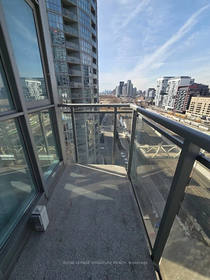 15 Iceboat Terrace 1512, Toronto C01, ON M5V 4A5