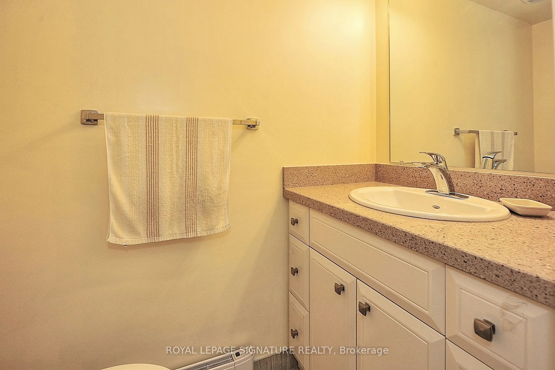 10 Tangreen Court 702, Toronto C07, ON M2M 4B9
