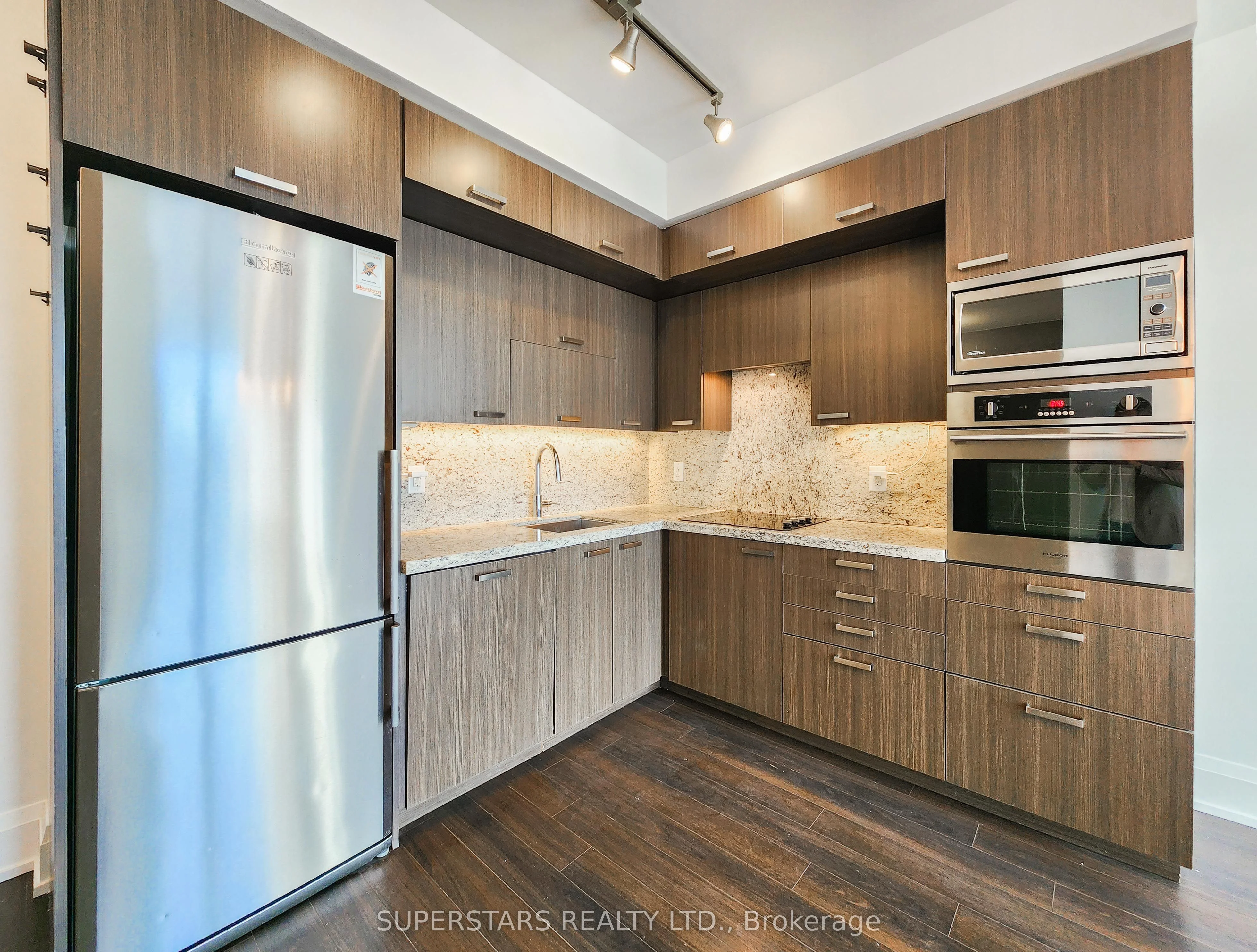120 Harrison Garden Boulevard 201, Toronto C14, On M2n 0h1