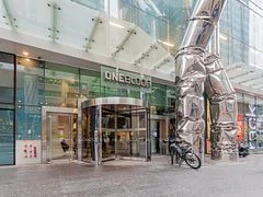 1 Bloor Street E 6301, Toronto C08, ON M4W 1A9