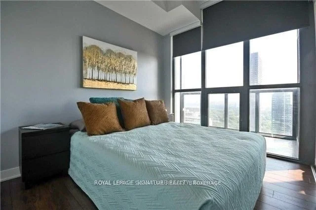 110 Charles Street E 3301, Toronto C08, ON M4Y 1T5